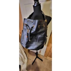 Bucket purse, black, short handle, gold trim, zipper side pockets